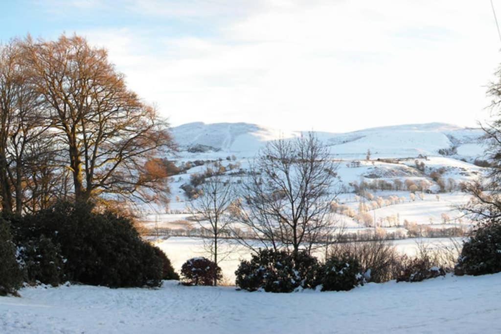 Plas Yn Yale With Mountain Views From All Windows Ρέξαμ Εξωτερικό φωτογραφία